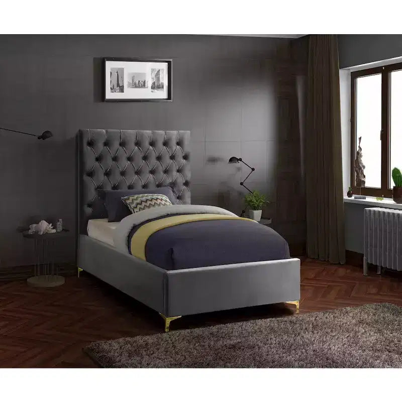 Meridian Furniture,Cruz Velvet Bed