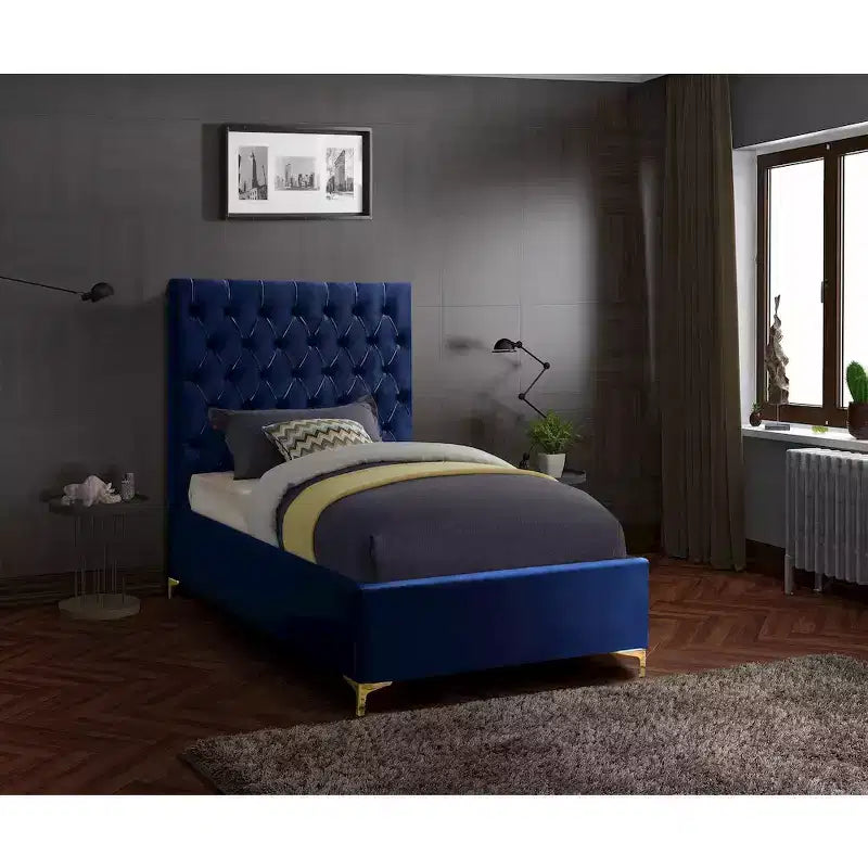 Meridian Furniture,Cruz Velvet Bed